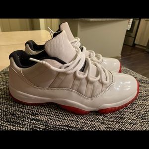Air Jordan 11 Retro low (Cherry bottom)
